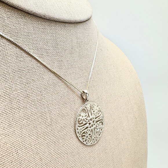 VTG Sterling Silver 925 Scroll Heart Circle Pendant Necklace Size 18" Length - Picture 4 of 16